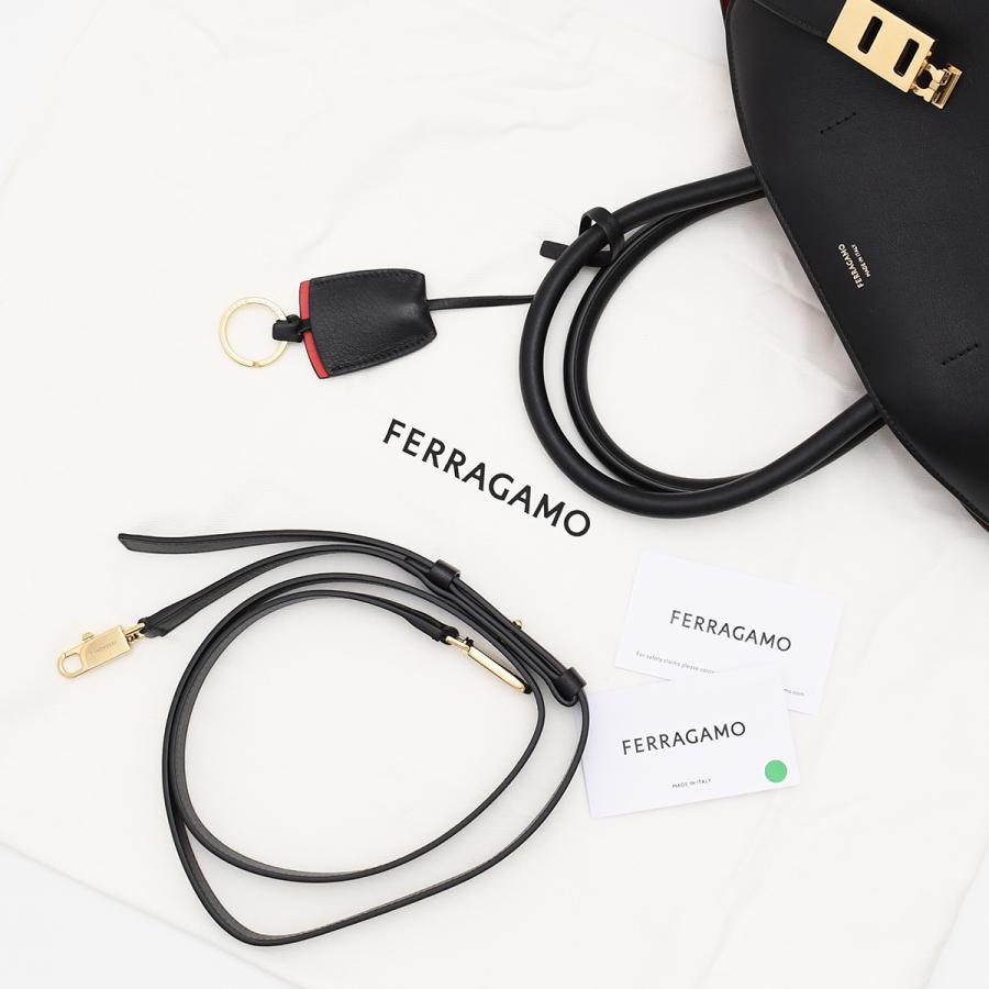 ももこ サイズ説明欄 FERRAGAMO（フェラガモ） バッグ Hug バイカラーハンドバッグ M 215608
