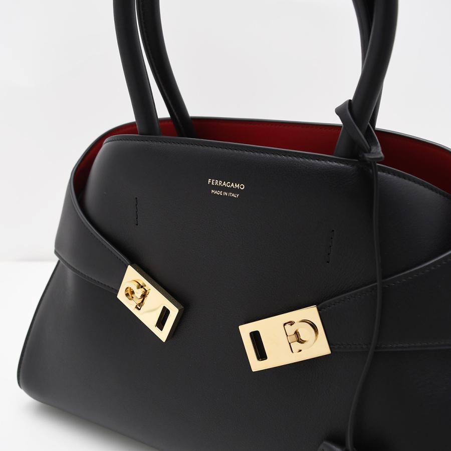 FERRAGAMO（フェラガモ） バッグ Hug バイカラーハンドバッグ M 215608