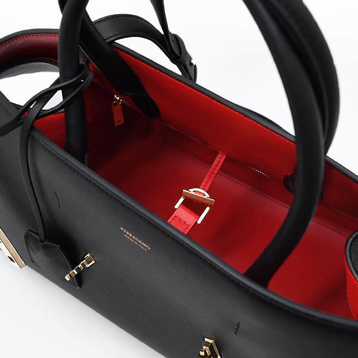 FERRAGAMO（フェラガモ） ハンドバッグ ショルダーバッグ Hug バイ