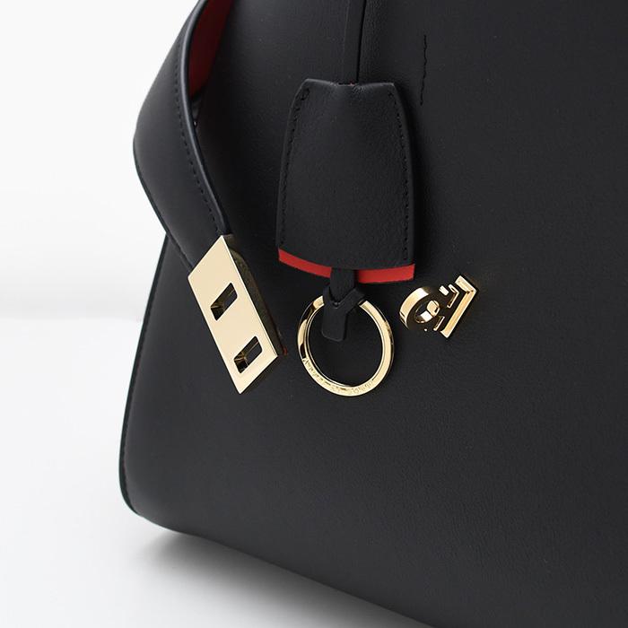 FERRAGAMO（フェラガモ） ハンドバッグ ショルダーバッグ Hug バイ