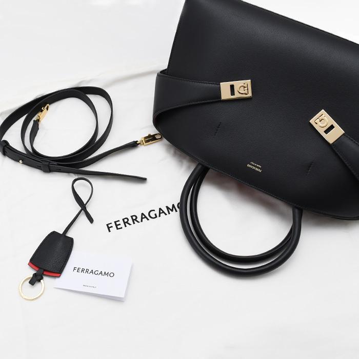 FERRAGAMO（フェラガモ） ハンドバッグ ショルダーバッグ Hug バイ