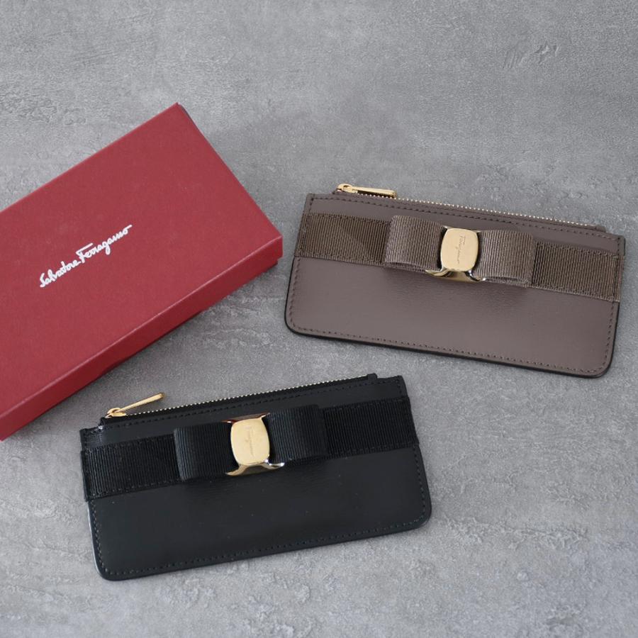 Salvatore Ferragamo サルヴァトーレ フェラガモ ヴァラリボン カードスロット付き コインケース 22E010 コンパクト ブラック  ブラウン 茶色 ギフト オススメ :sf-22e0107-ribon:セレクトショップ FELICE Yahoo!店 - 通販 -