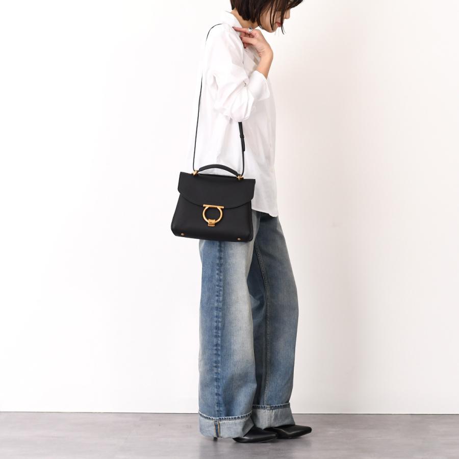 FERRAGAMO（フェラガモ） ハンドバッグ ガンチーニ トップハンドル