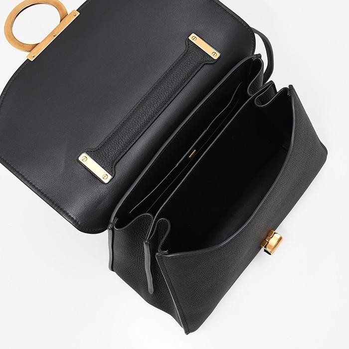 【美品】フェラガモ ショルダーバッグ ガンチーニ 金具 ブラック レザー ほぼ未使用 Salvatore Ferragamo サルヴァトーレフェラガモ ガンチーニ