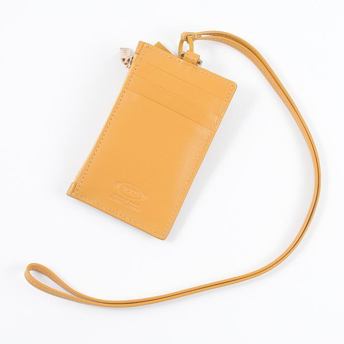 非売品 TOD'S イエロー レザー キーホルダー ランボルギーニ ランボルギーニ×トッズのコラボ第一弾が販売開始