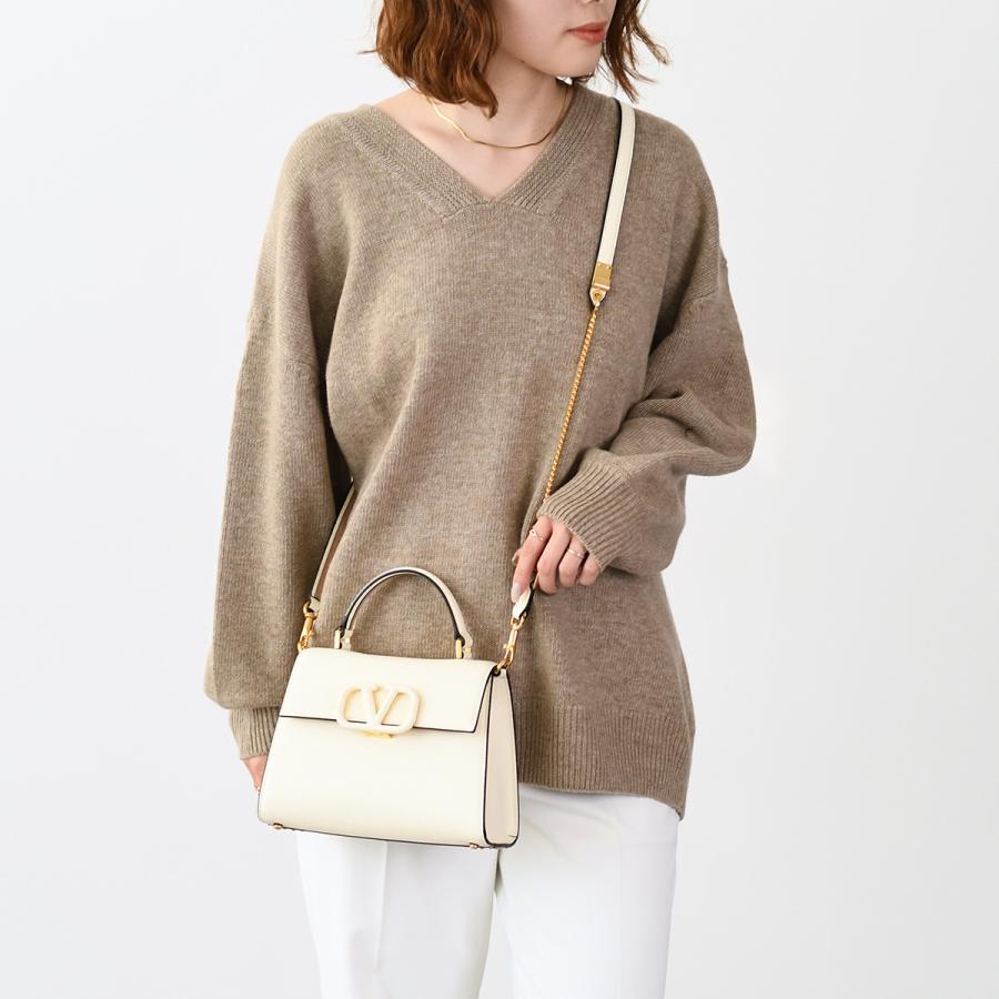 VALENTINO ヴァレンティノ VスリングカーフスキンスモールBAG VALENTINO ヴァレンティノ VスリングカーフスキンスモールBAG
