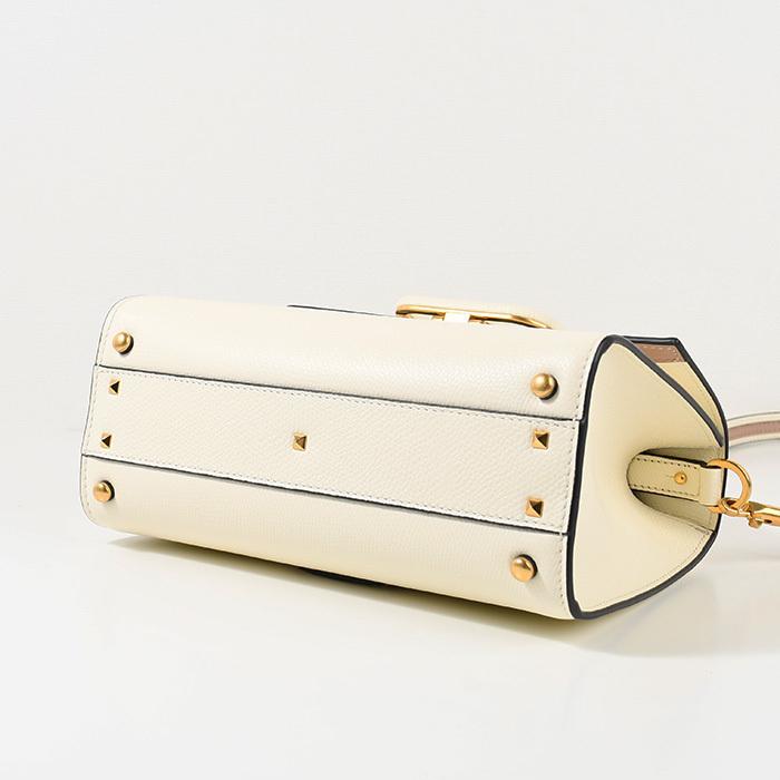 VALENTINO ヴァレンティノ VスリングカーフスキンスモールBAG VALENTINO ヴァレンティノ VスリングカーフスキンスモールBAG