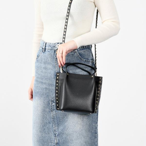 VALENTINO ヴァレンティノ バッグ 鞄 ショルダーバッグ B0K68 VSF