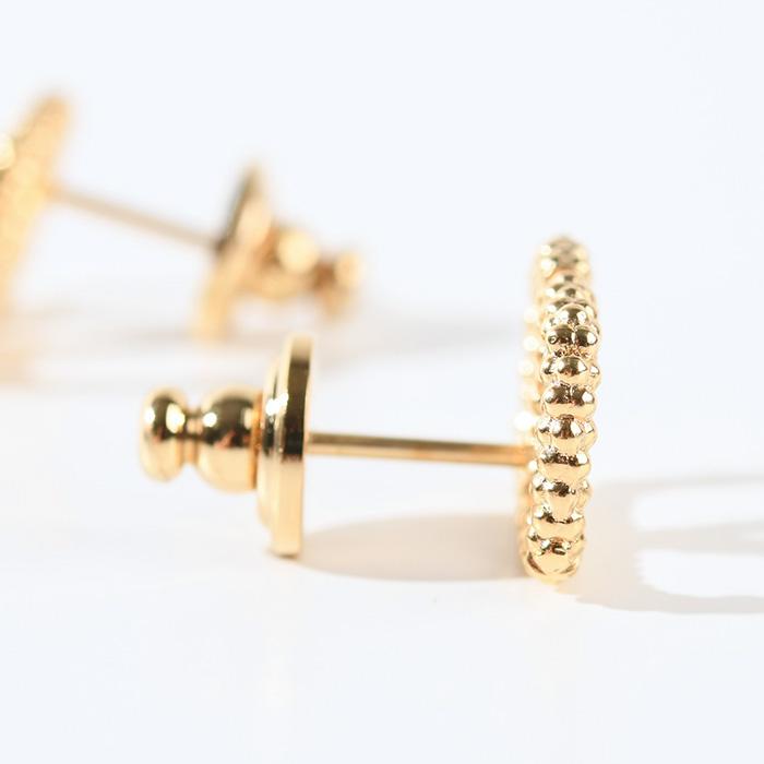 新品　美品　バレンチノ　ロゴピアス VALENTINO ヴァレンティノ バレンチノ アクセサリー Vロゴ