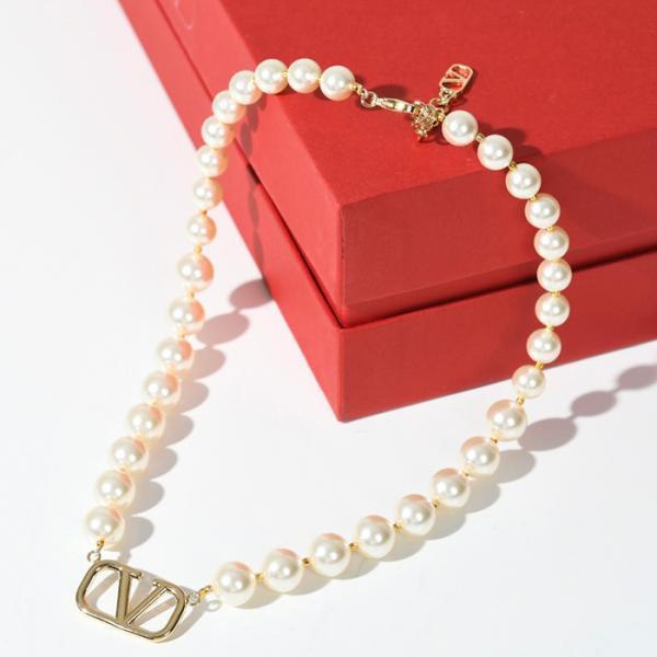 VALENTINO（ヴァレンティノ） アクセサリー ネックレス ペンダント V