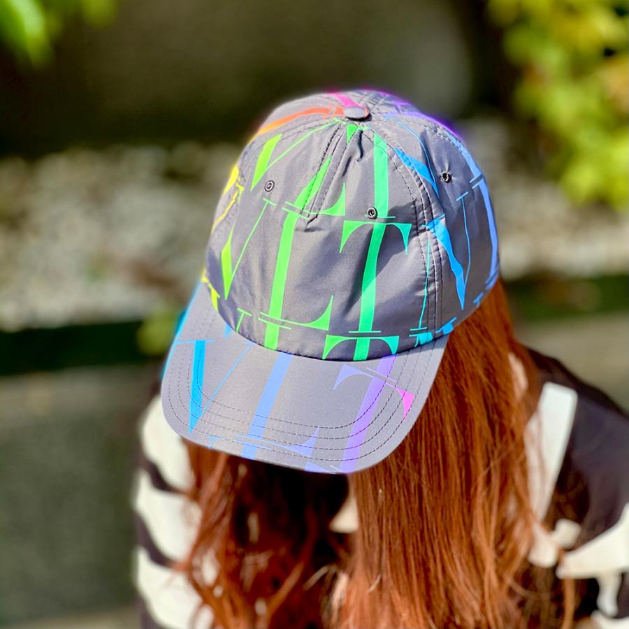Valentino ヴァレンティノ Vltn マルチ ロゴ Cap ベースボールキャップ レディース ユニセックス ナイロン 総柄 マルチカラー レインボー Vy2hda10mcs Vt Vy2hda10mcs セレクトショップ Felice Yahoo 店 通販 Yahoo ショッピング