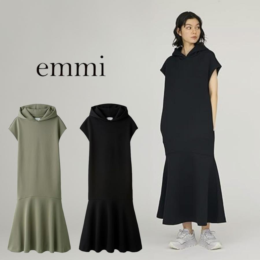 emmi yoga（エミヨガ） エミ ウェア ロゴフーディーワンピース