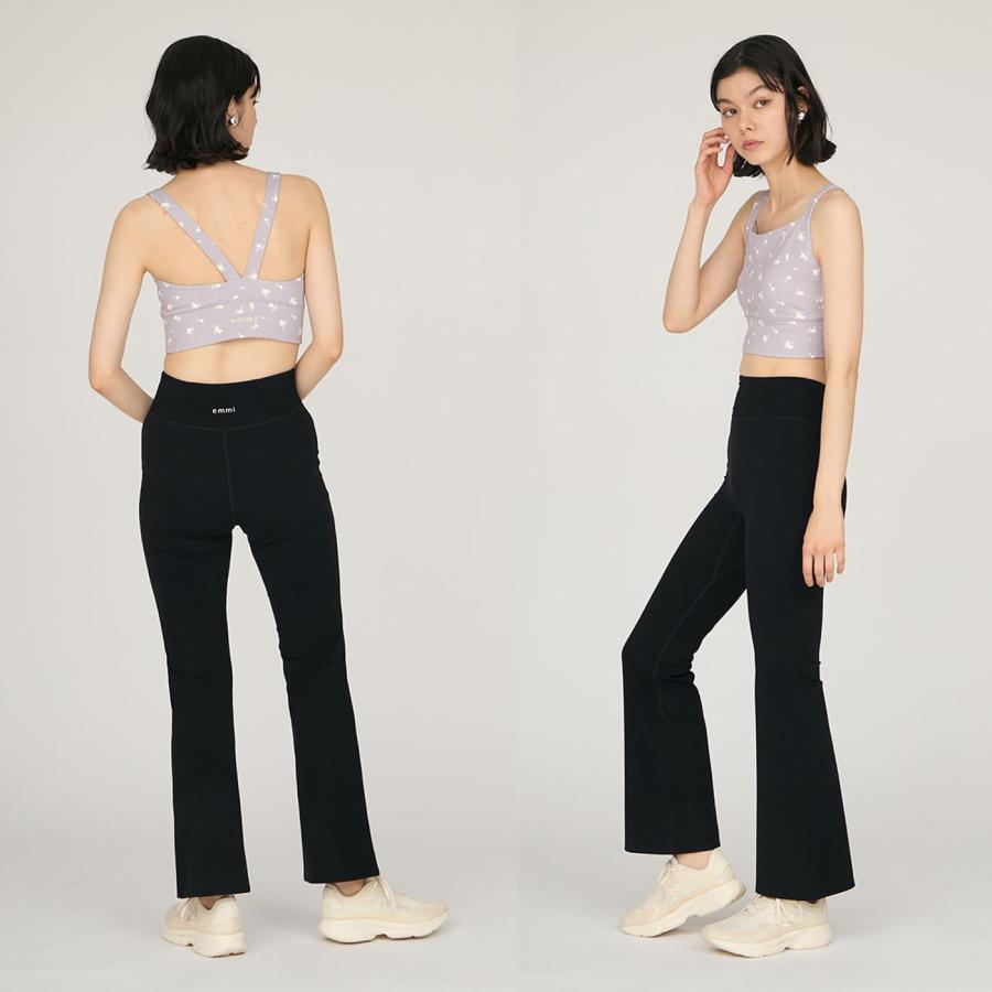 emmi yoga（エミヨガ） エミ ヨガ ディフォームフラワーブラトップ