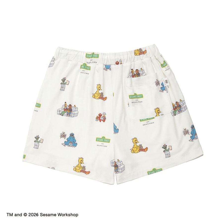 gelato pique（ジェラートピケ） SESAME STREET 総柄ショートパンツ