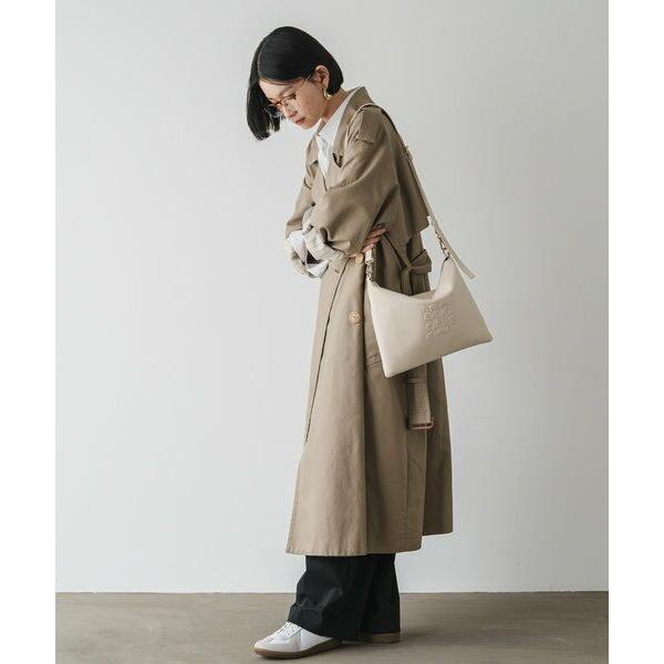 russet / ラシット エンボスモノグラムショルダーバッグの画像