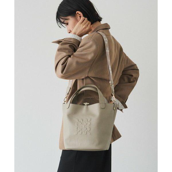 russet / ラシット エンボスモノグラム2WAYタウントートバッグの画像
