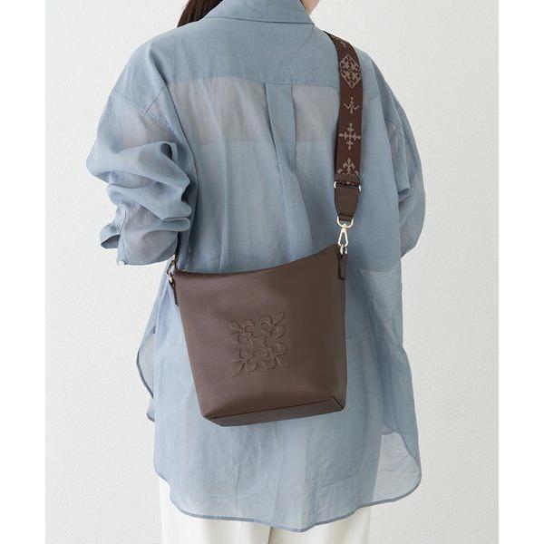 russet / ラシット 《WEB限定》スタンダードミニショルダーバッグ <エンボスモノグラム>の画像