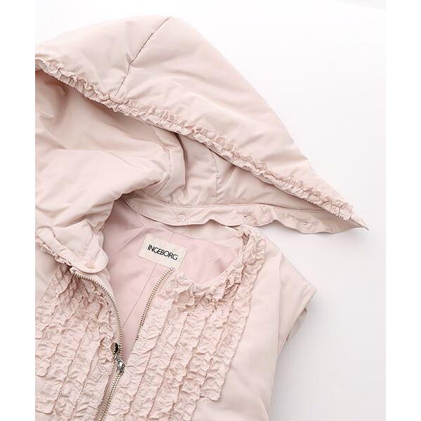 INGEBORG / インゲボルグ ソフトタフタフード付きベストコートの画像