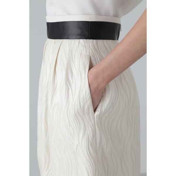 ADORE（アドーア） ウェービーフローティングジャガードスカート