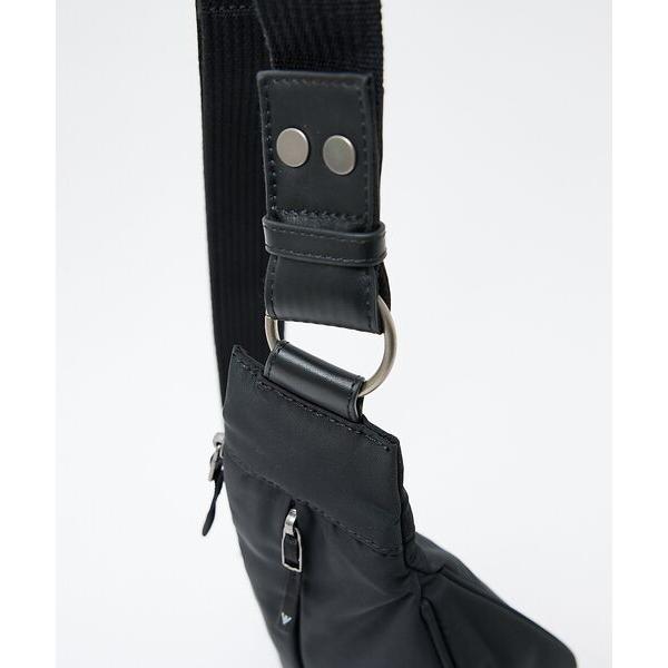 ABAHOUSE（アバハウス） 【L.E.D.BITES】アシンメトリーボディバッグ