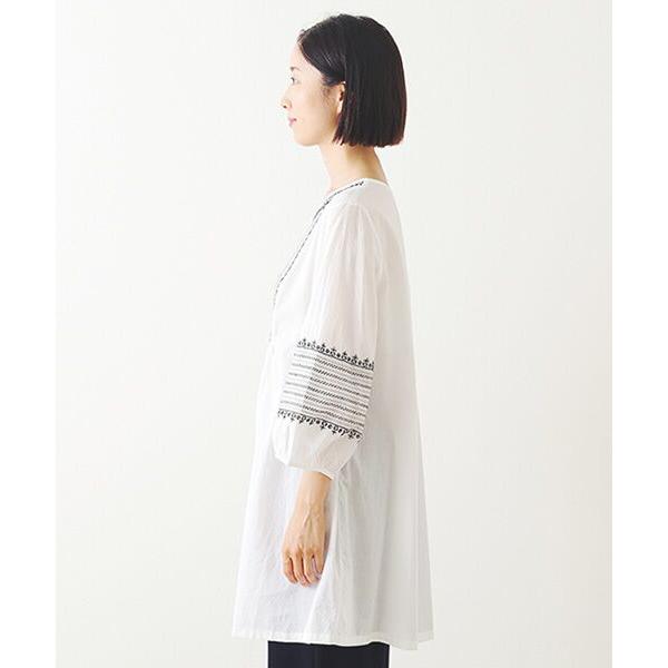 TABASA / タバサ コットンローン ステッチ刺繍 チュニックの画像