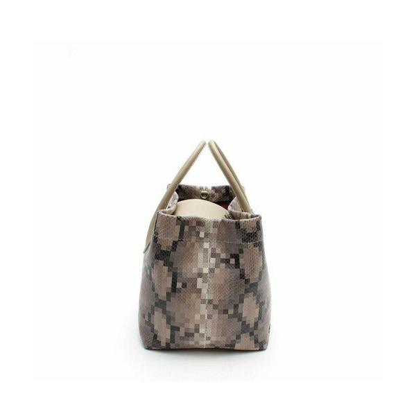 Accesoires De Mademoiselle / アクセソワ・ドゥ・マドモワゼル スネーク型押し/トート25 cm(ショルダーストラップ付)　SAND/SHIRACHA | A.D.M.J | 03