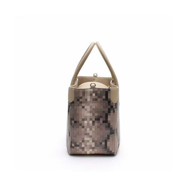 Accesoires De Mademoiselle / アクセソワ・ドゥ・マドモワゼル スネーク型押し/Dカン付トート32cm　SAND/SHIRACHA | A.D.M.J | 04