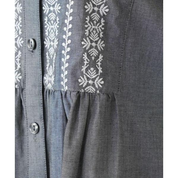 Leilian / レリアン 刺繍バンドカラーブラウスの画像