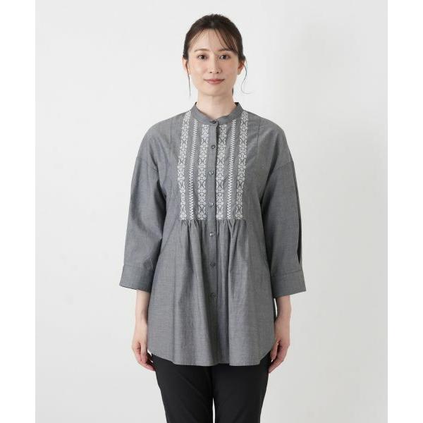 Leilian / レリアン 刺繍バンドカラーブラウスの画像