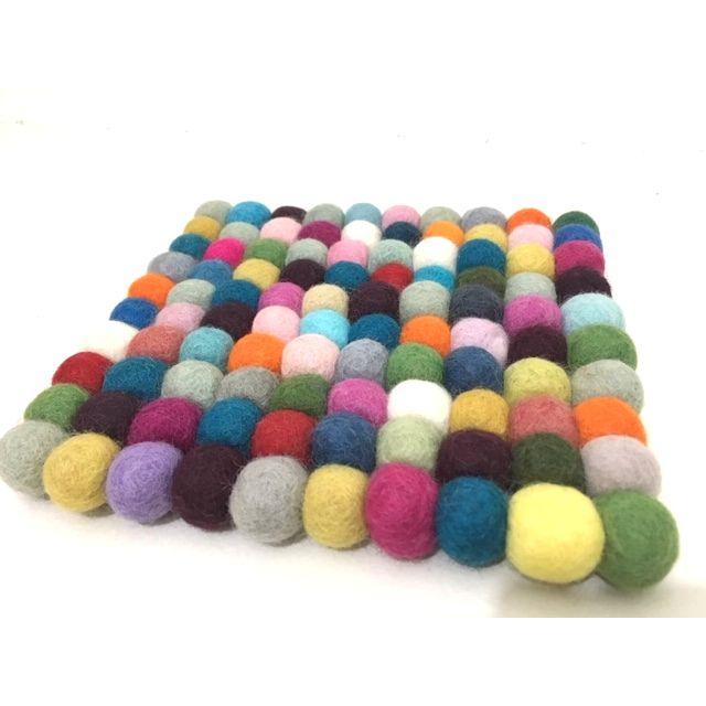 最安値挑戦中★スクエアカラフルポコポコフエルト鍋敷き18×18cm 四角 なべ敷き カラフルポップフェルトボール北欧テイストの可愛いナベ敷き | 