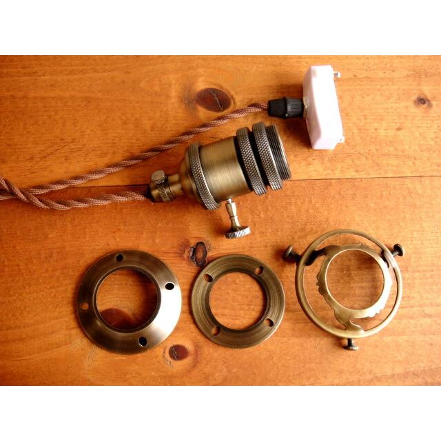 アンティークライトシェード 　金具あり アンティーク古塗装 E26ソケットランプシェード1灯 3つネジ