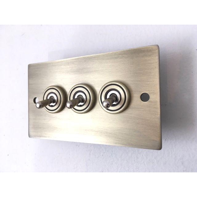 アンティーク3口トグルスイッチカバー◎プレート　レトロオシャレな壁スイッチ♪アメリカン　カントリー　男前　昭和モダン　ONOFF切り替え　インダストリアル | 