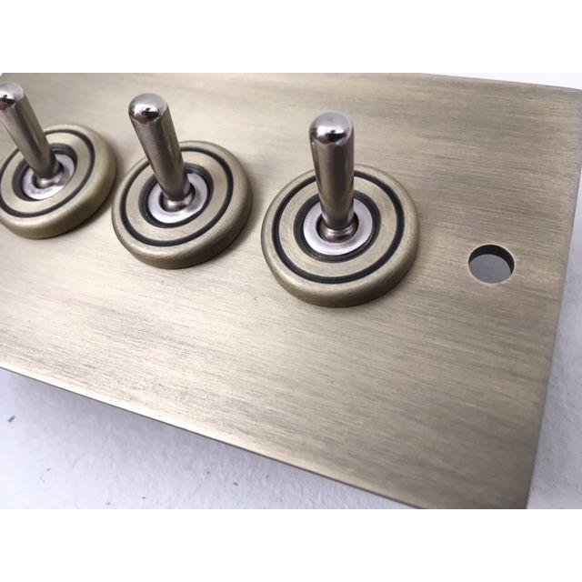 アンティーク3口トグルスイッチカバー◎プレート　レトロオシャレな壁スイッチ♪アメリカン　カントリー　男前　昭和モダン　ONOFF切り替え　インダストリアル |  | 02