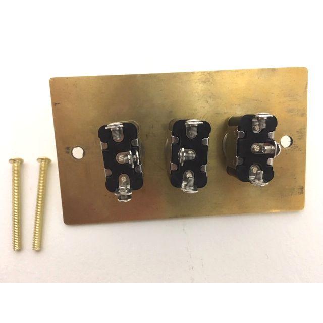 最安値挑戦中★真鍮 3口トグルスイッチカバー◎プレート レトロオシャレな壁スイッチ♪ アンティークシャビ |  | 01