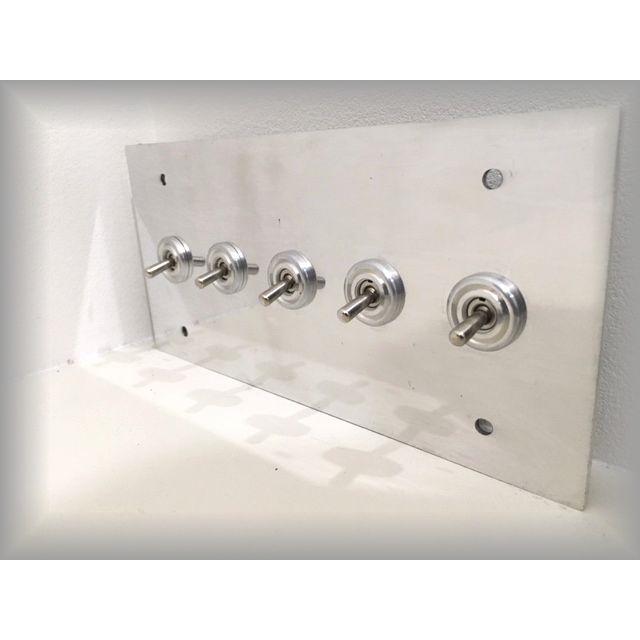 最安値挑戦中★5口トグルスイッチカバー◎プレート5連 レトロオシャレな壁スイッチ♪シルバーアルミ アンティークシャビー | 