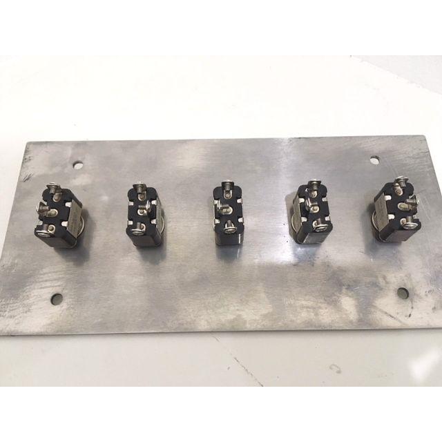 最安値挑戦中★5口トグルスイッチカバー◎プレート5連 レトロオシャレな壁スイッチ♪シルバーアルミ アンティークシャビー |  | 01