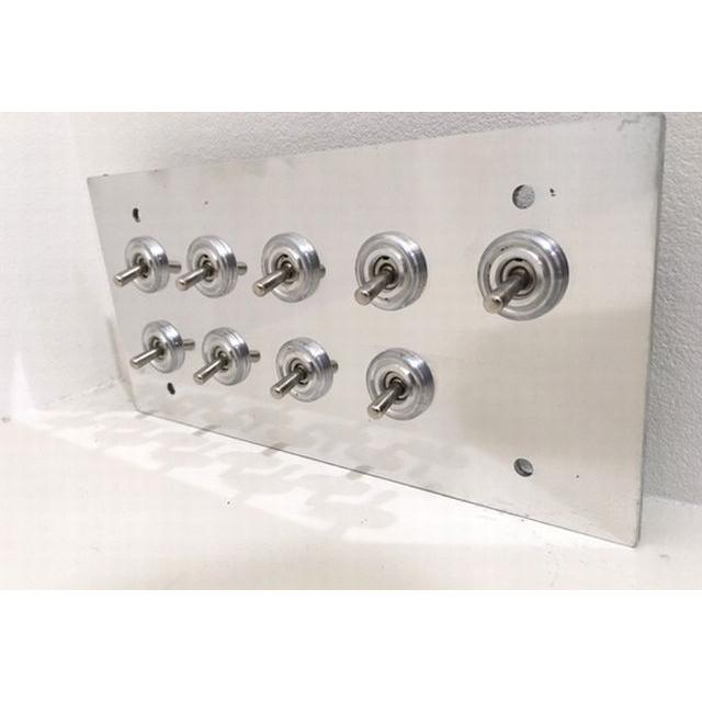 最安値挑戦中★9口トグルスイッチカバー◎プレート レトロオシャレな壁スイッチ♪シルバーアルミ アンティークシャビー | 