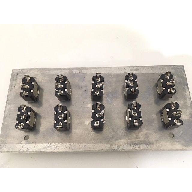 最安値挑戦中★期間限定価格★10口トグルスイッチカバー◎プレート レトロオシャレな壁スイッチ♪シルバーアルミ |  | 01