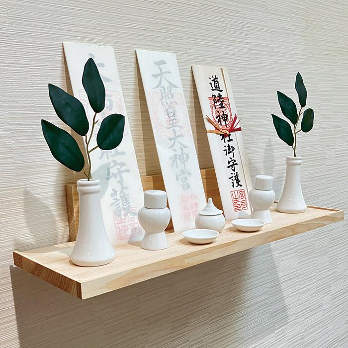 壁掛け式 神棚 ミサク 檜 美作ひのき 棚板 お札立て 札差し モダン シンプル おしゃれ 神具 神札 置き型 壁かけ 洋室 和室 小さめ 棚 お供え |  | 09