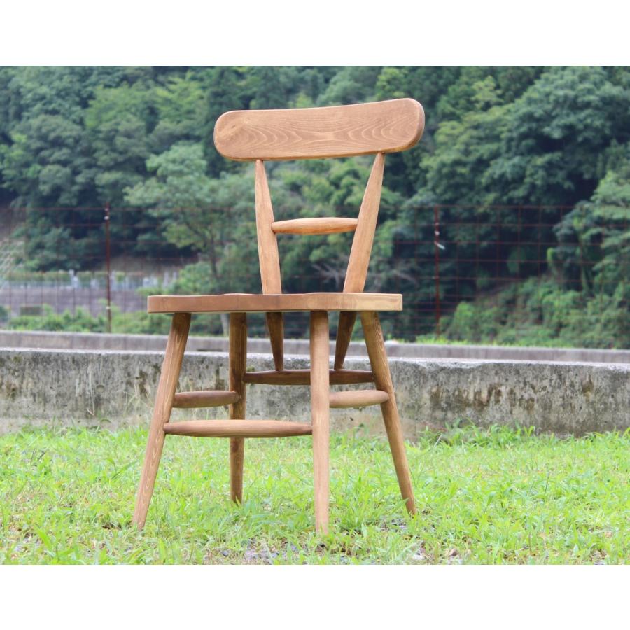 パイン材無垢　カントリー調の北欧風仕上げのスリムなダイニングチェアー　オイル塗装