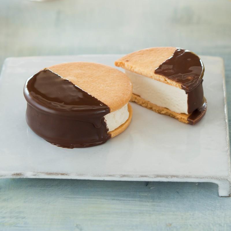 日本橋 千疋屋総本店 公式 バナナアイスクッキーサンド 8個入 千疋屋総本店 通販 Paypayモール