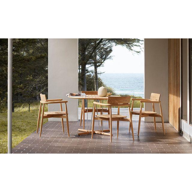 E008 エンブレイス アウトドア ダイニングチェア Carl Hansen & Son