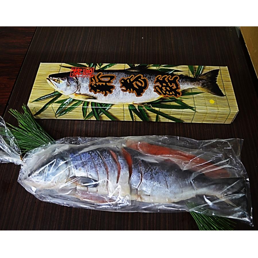 新巻鮭 姿 切身 北海道産 銀毛 1本 化粧箱 入れ 約1.4kg〜1.6kg｜sendai-tukeuo｜02