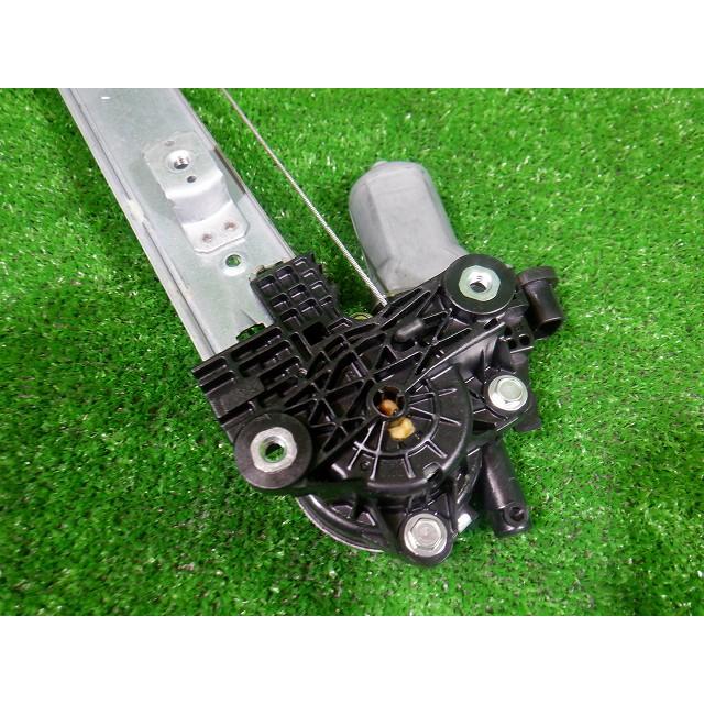 ニッサン モコ MG33S フロントレギュレーター左☆6526