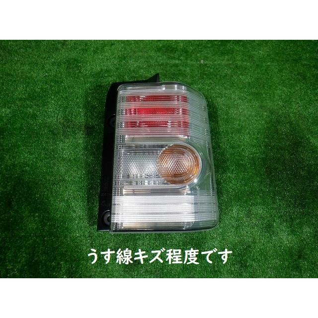 ダイハツ ムーヴコンテ L575S テールランプ右☆7116