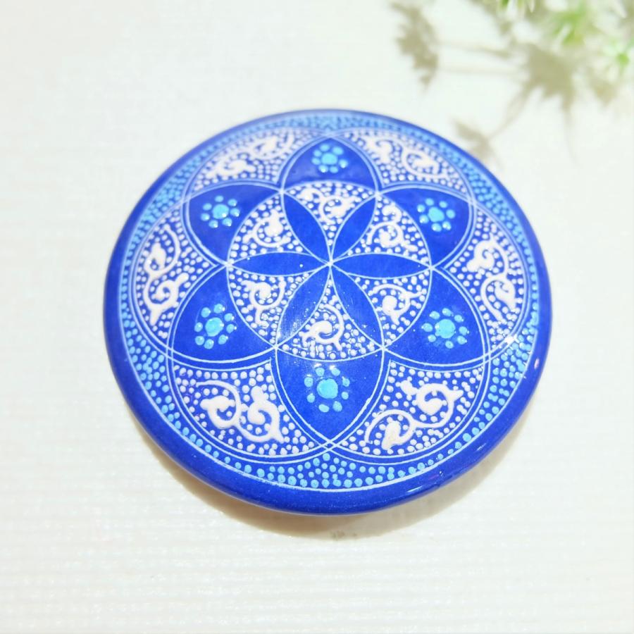 陶器製楕円形菓子入れ 白と青の花柄 陶器製楕円形菓子入れ 白と青の花柄 青と白 花