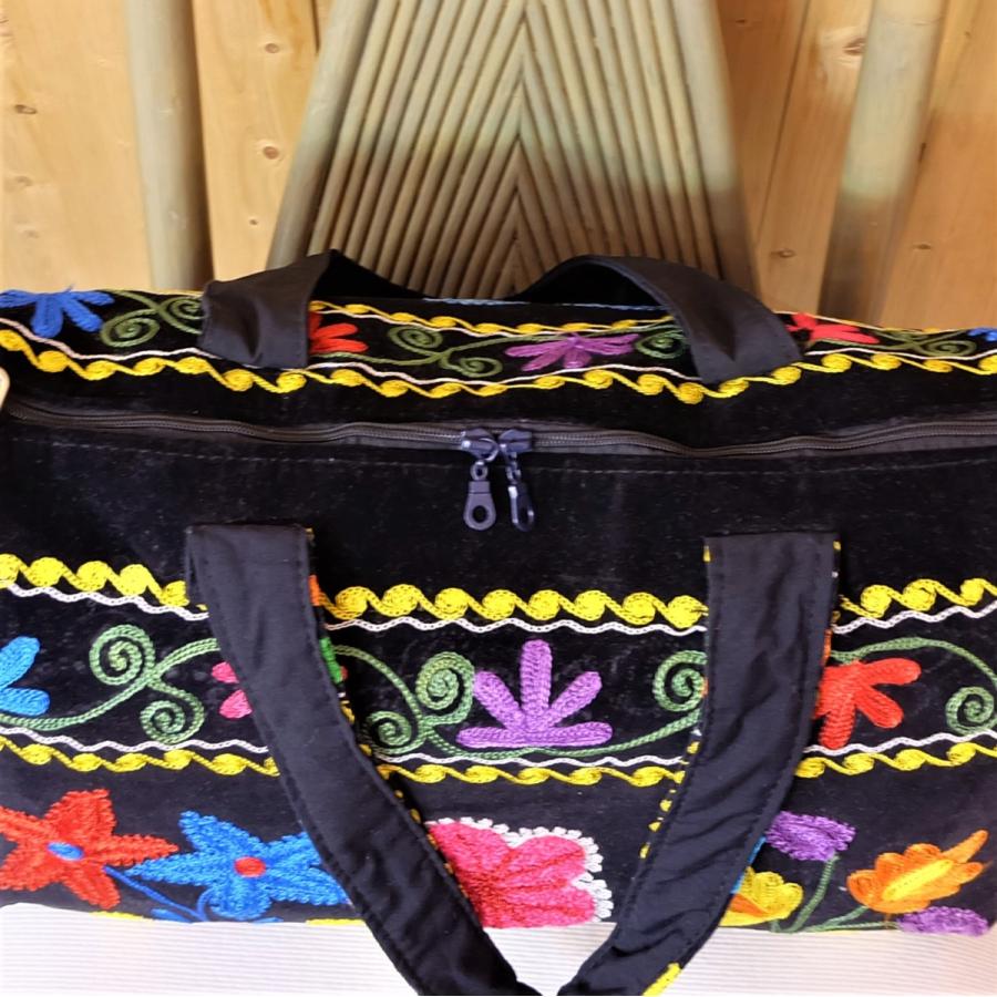 スザンニ スザニ 刺繍 可愛い ハンドメイド ウズベキスタン ブラック