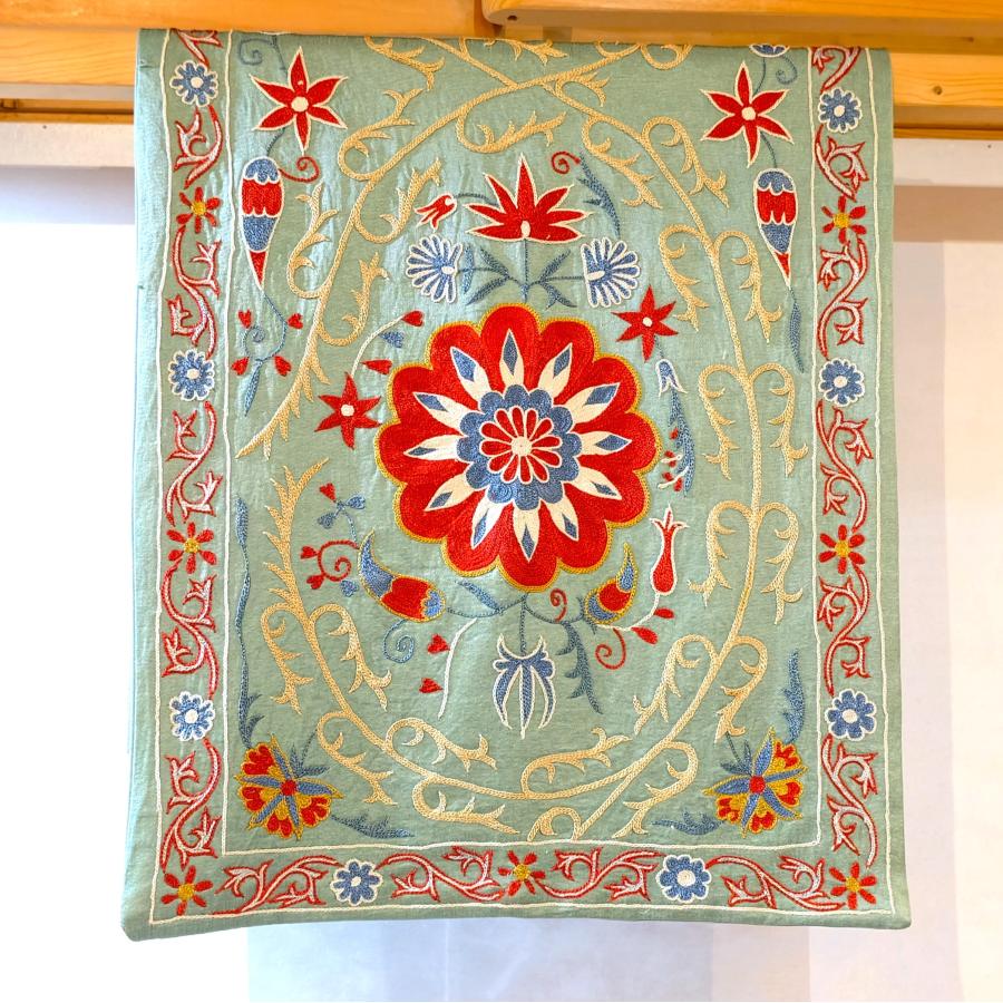 スザンニ スザニ ウズベキスタン 刺繍 シルク タペストリー 壁 スザンニ スザニ ウズベキスタン 刺繍 シルク タペストリー 壁