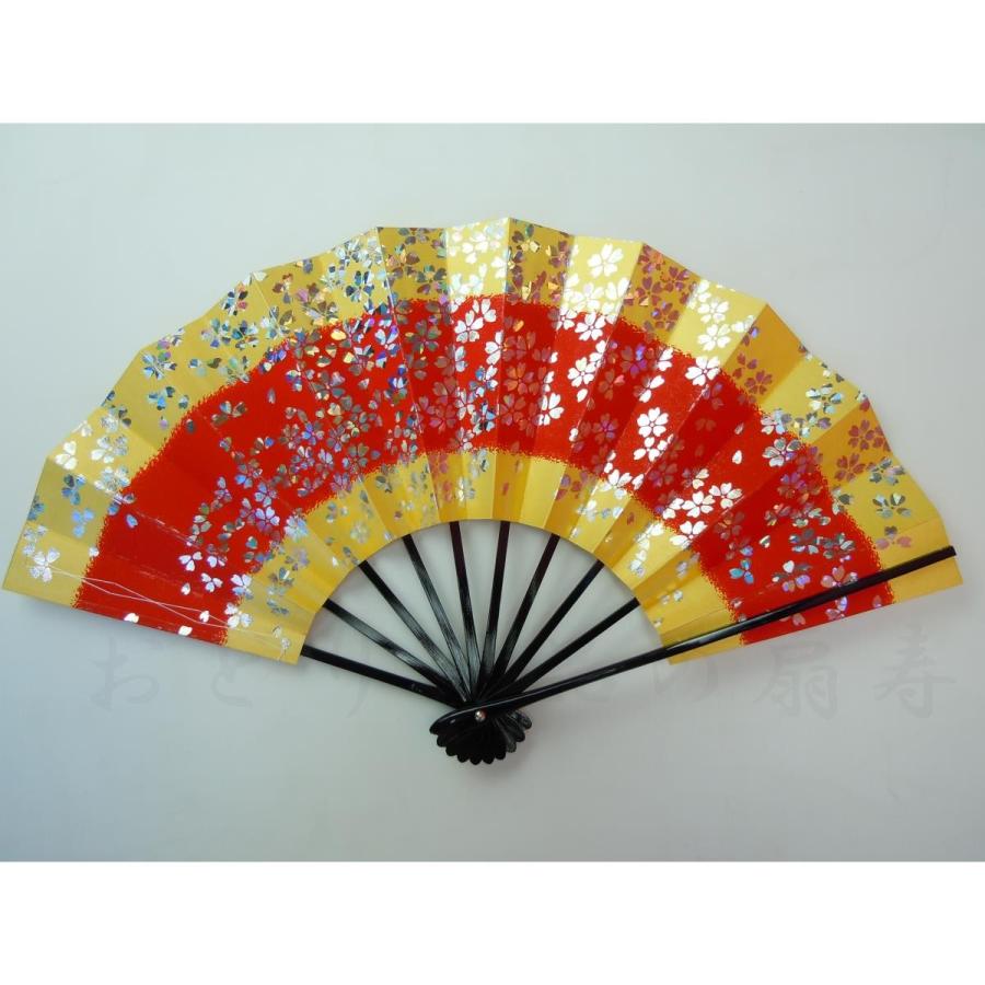 舞扇子 日本舞踊 踊り用 29cm 光彩箔 赤 金 桜柄 黒塗骨 日本製 京扇子 箱なし 8104 おどり用品の扇寿 Yahoo 店 通販 Yahoo ショッピング