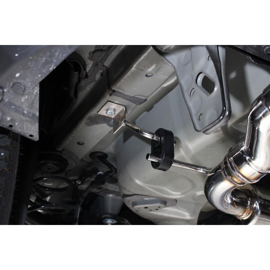 トヨタ　ヤリス　ハイブリッド　BLITZ マフラー　4本だし　車検対応 トヨタ ヤリス ハイブリッド BLITZ マフラー 4本だし 車検対応